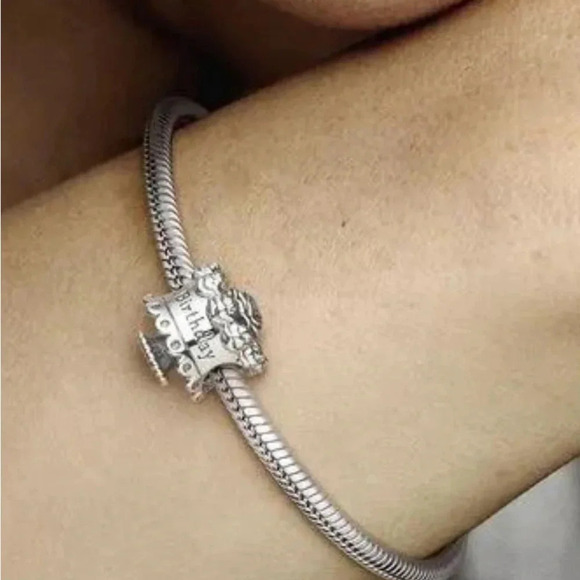 Pandora Birthday Cake Charm - Picture 1 of 5